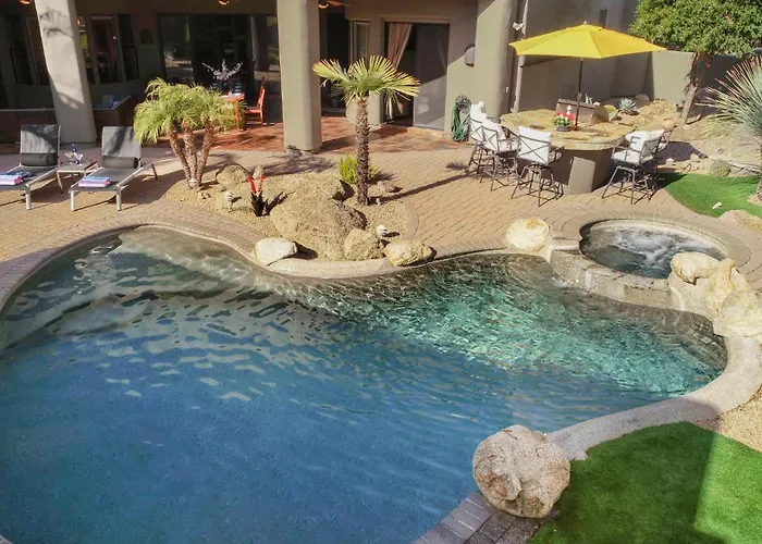 The Debonair Derby By Paseohomesaz With Heated Pool *