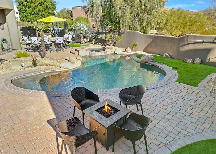The Debonair Derby By Paseohomesaz With Heated Pool