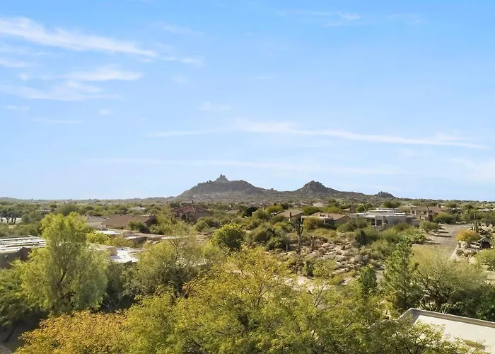 The Debonair Derby By Paseohomesaz With Heated Pool
