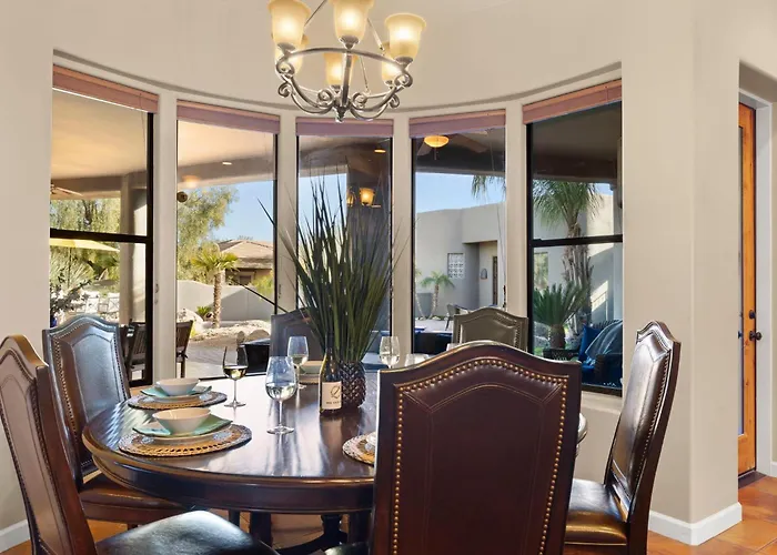 Holiday home The Debonair Derby By Paseohomesaz With Heated Pool *